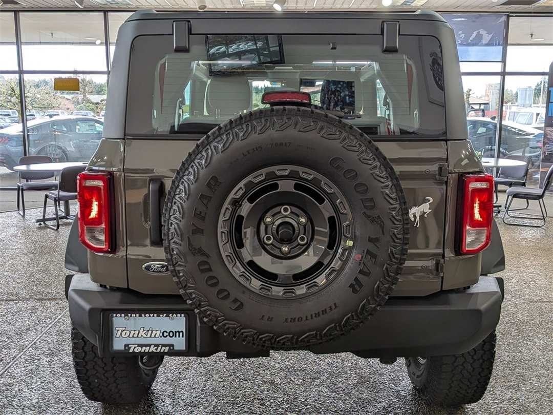 2025 Ford Bronco Base - Image 3