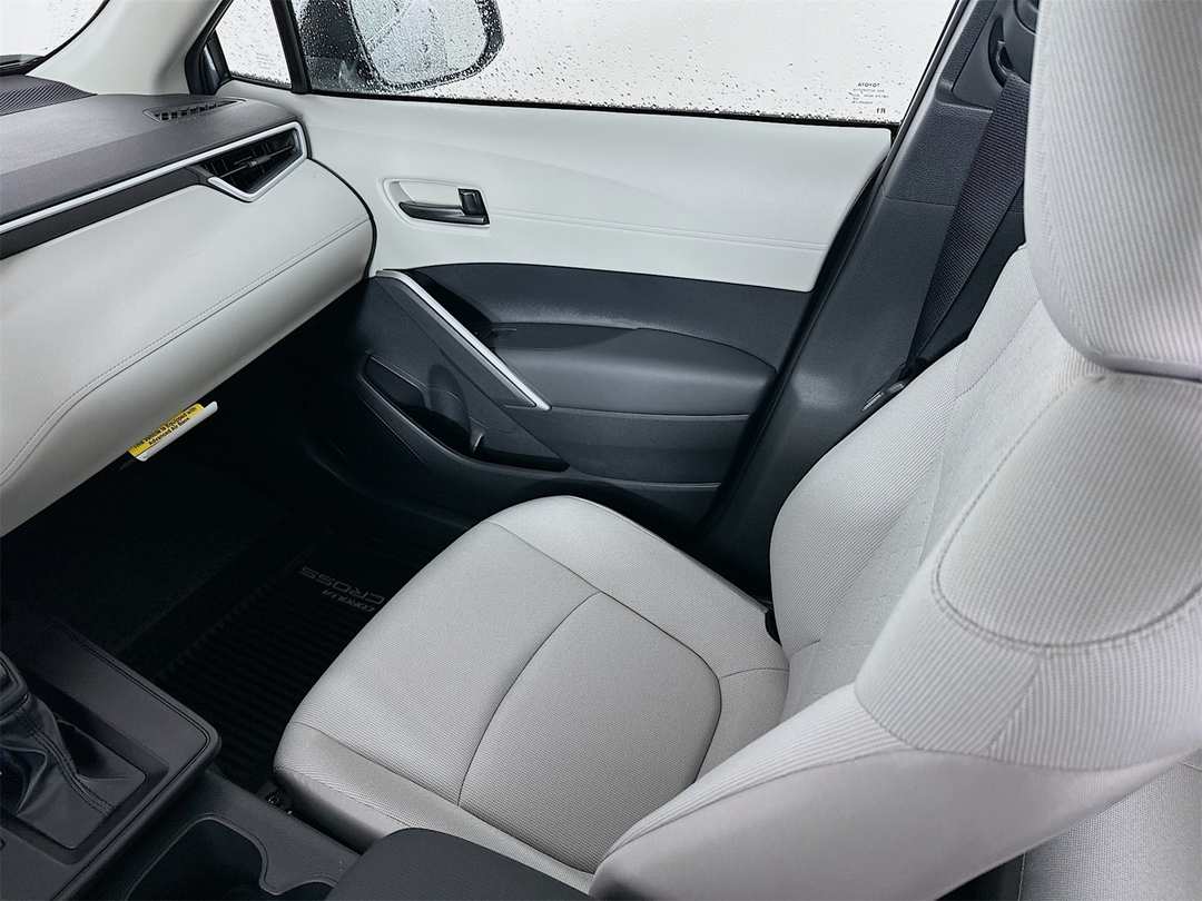 2026 Toyota Corolla Cross L - Image 22