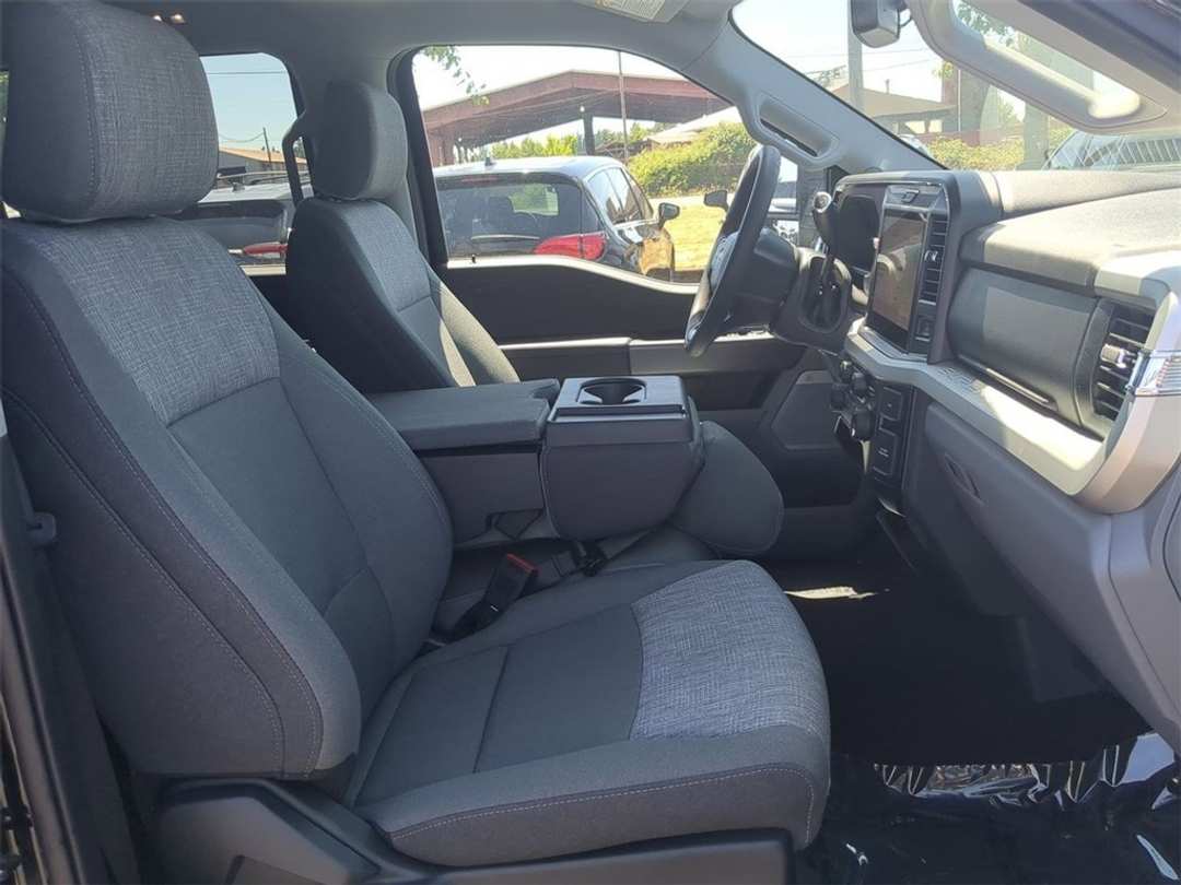 2025 Ford F-350Sd XLT - Image 29