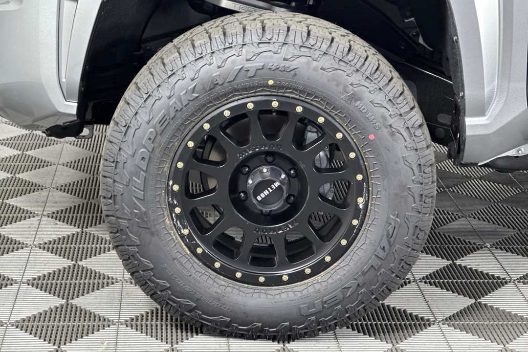 2025 Toyota Tacoma SR5 - Image 24