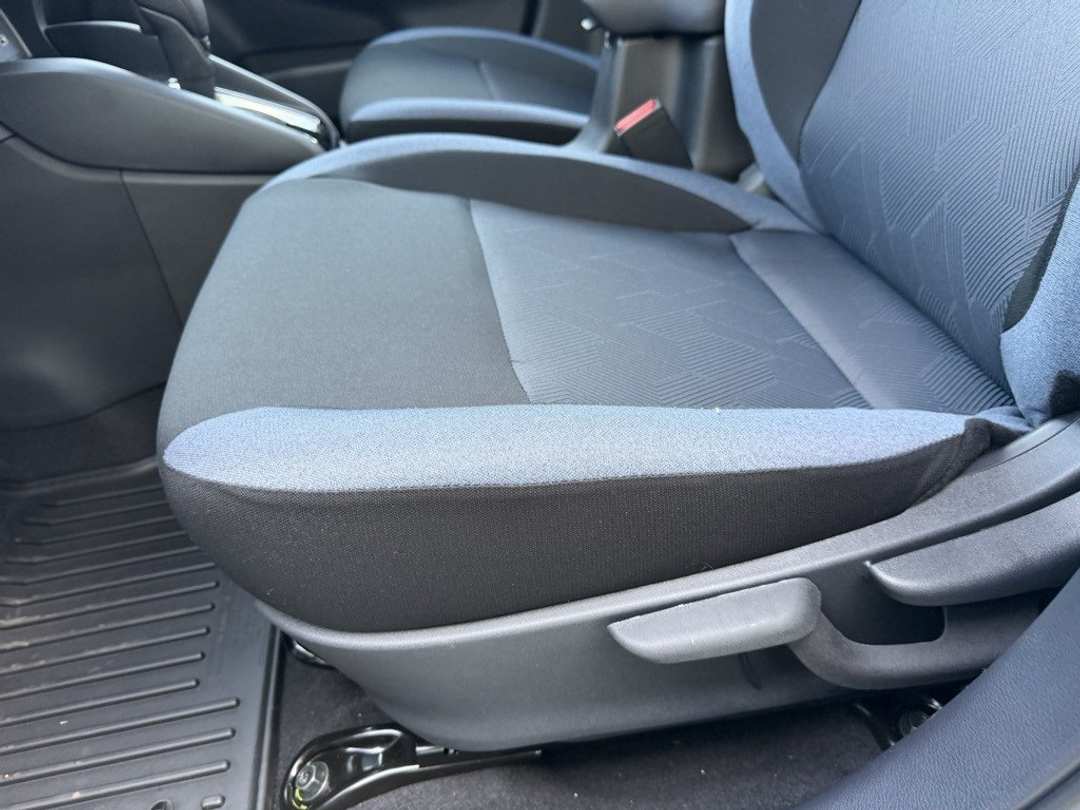 2025 Nissan Versa 1.6 SV - Image 13