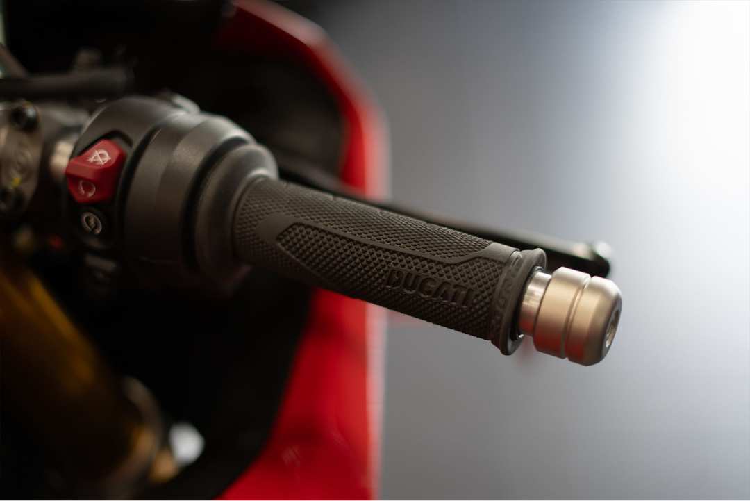 2025 Ducati Panigale V4 S - Image 8