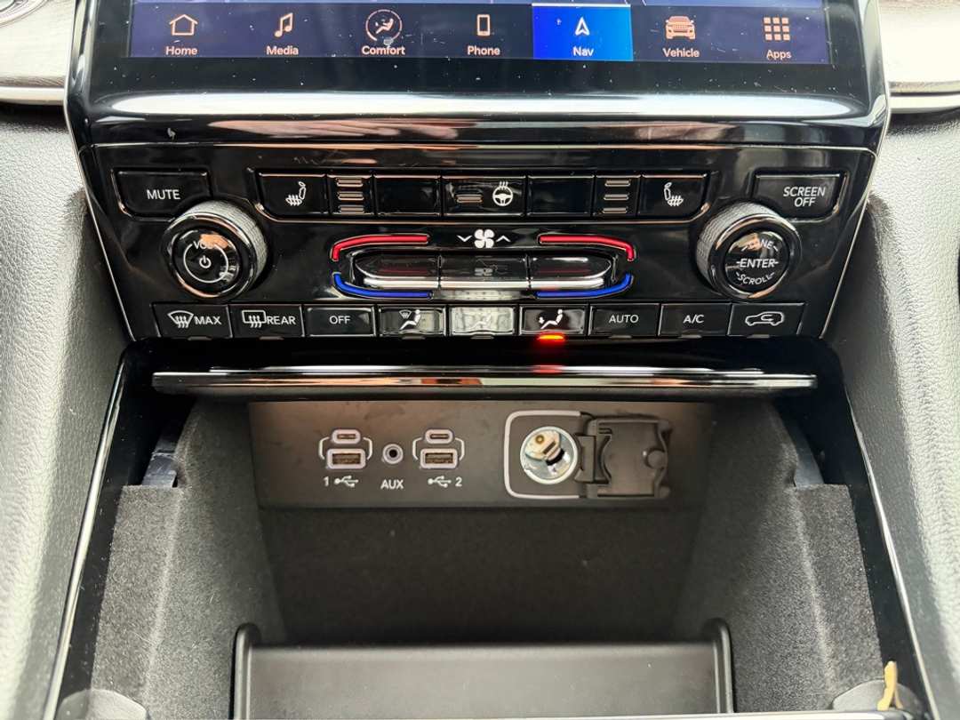 2023 Jeep Grand Cherokee Limited - Image 24