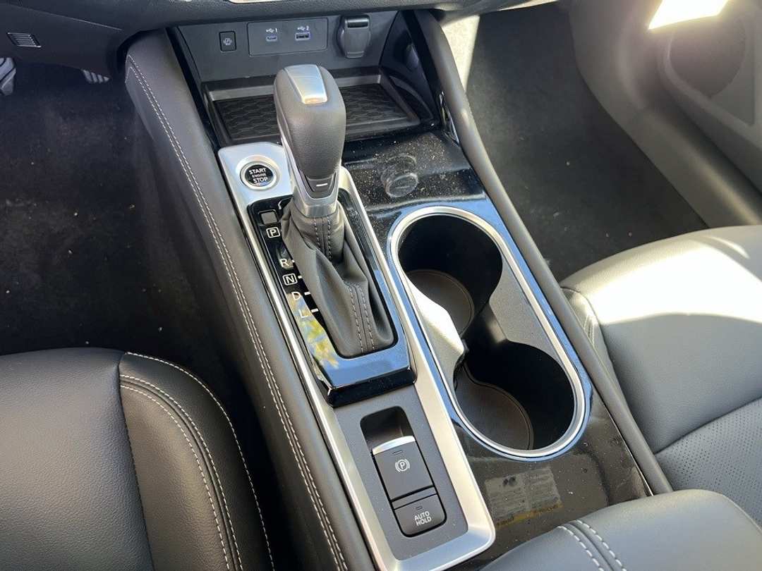 2025 Nissan Altima 2.5 SL - Image 22