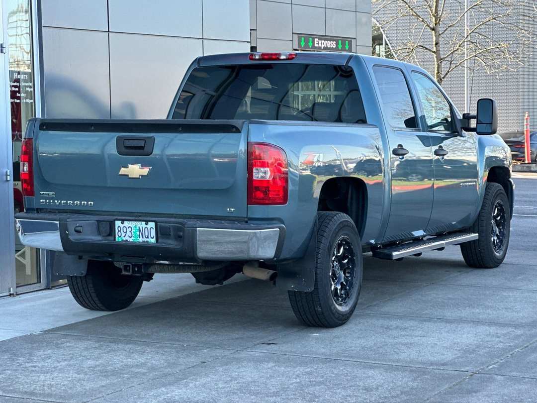2010 Chevrolet Silverado 1500 LT - Image 3