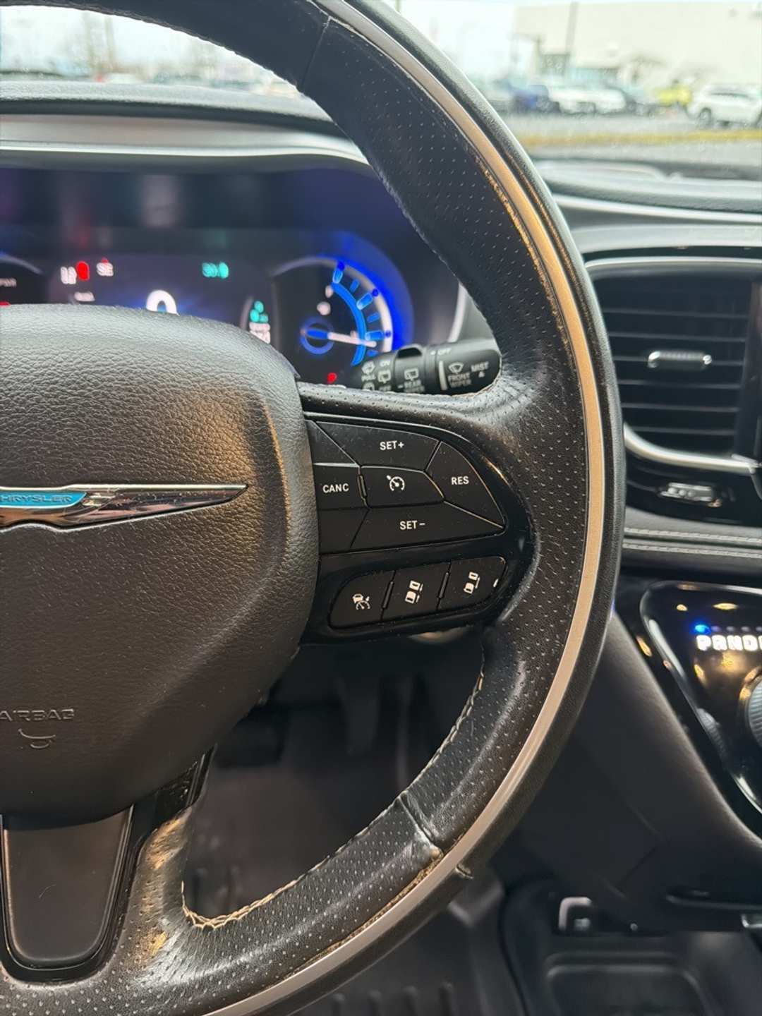 2019 Chrysler Pacifica Limited - Image 33