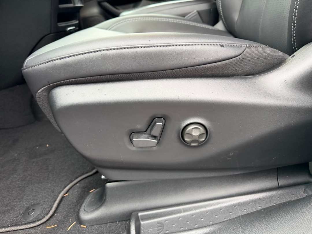 2026 Chrysler Pacifica Select - Image 14