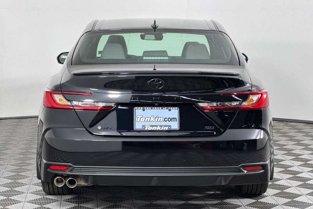2026 Toyota Camry SE - Image 5