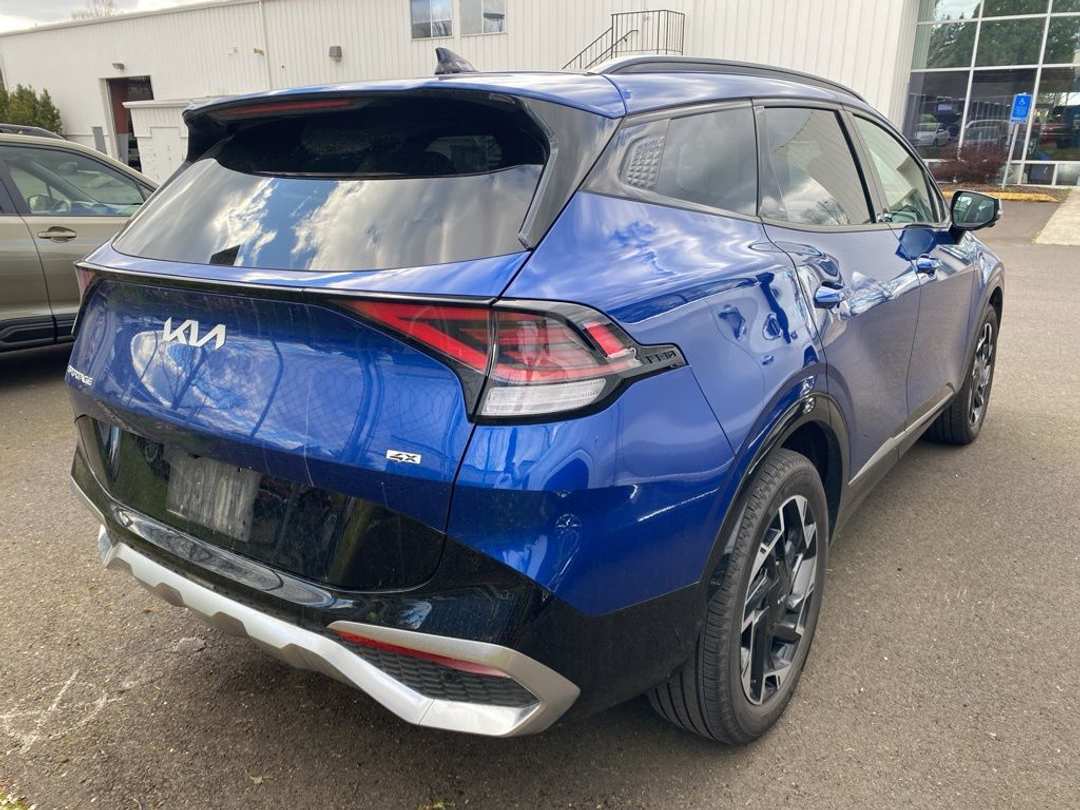 2025 Kia Sportage SXPrestige - Image 2