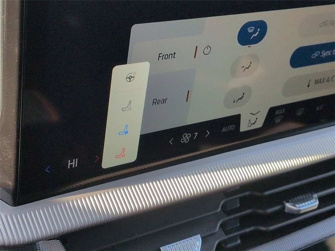 2026 Ford Explorer ST - Image 21