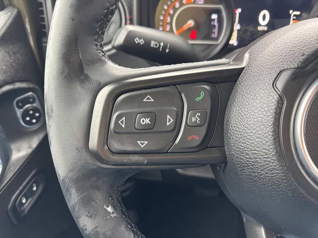 2025 Jeep Wrangler Rubicon - Image 37