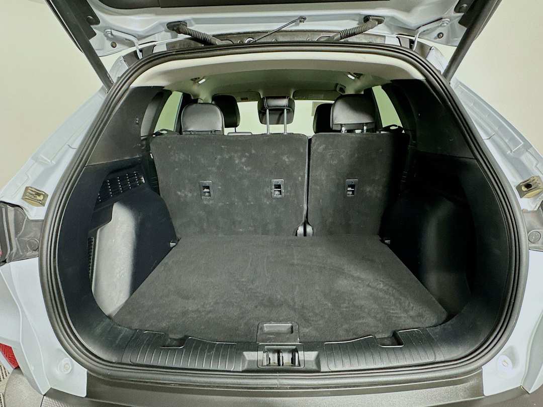 2025 Ford Escape Platinum - Image 27