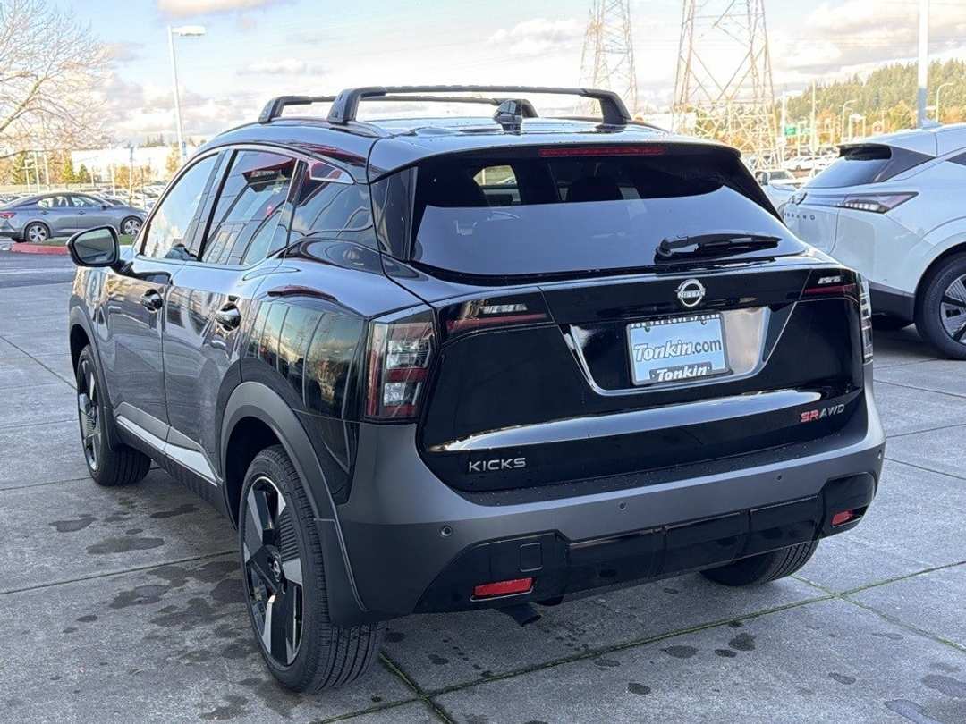 2026 Nissan Kicks SR - Image 8