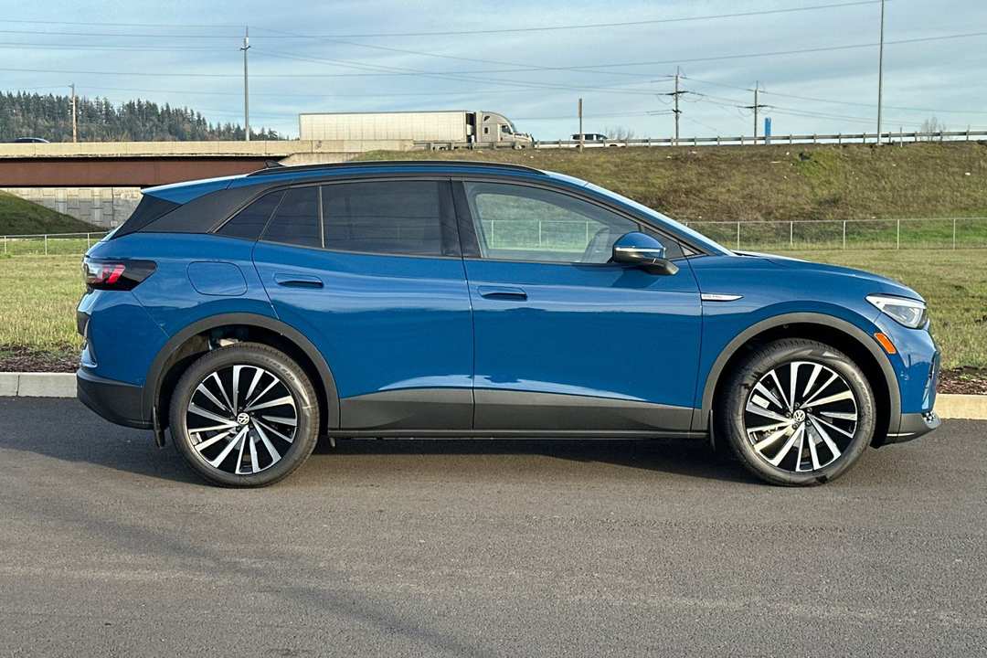 2025 Volkswagen Id.4 Pro - Image 2
