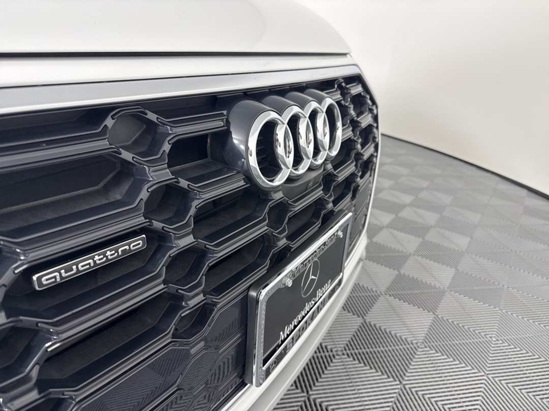 2022 Audi Q5 45 S line Premium - Image 10