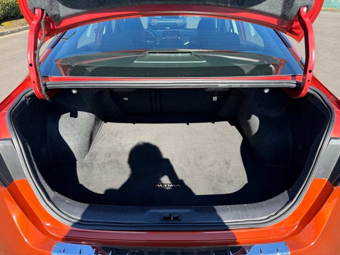 2021 Nissan Altima 2.5 SR - Image 11