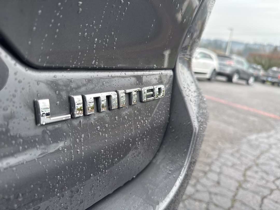 2022 Jeep Grand Cherokee Limited - Image 10