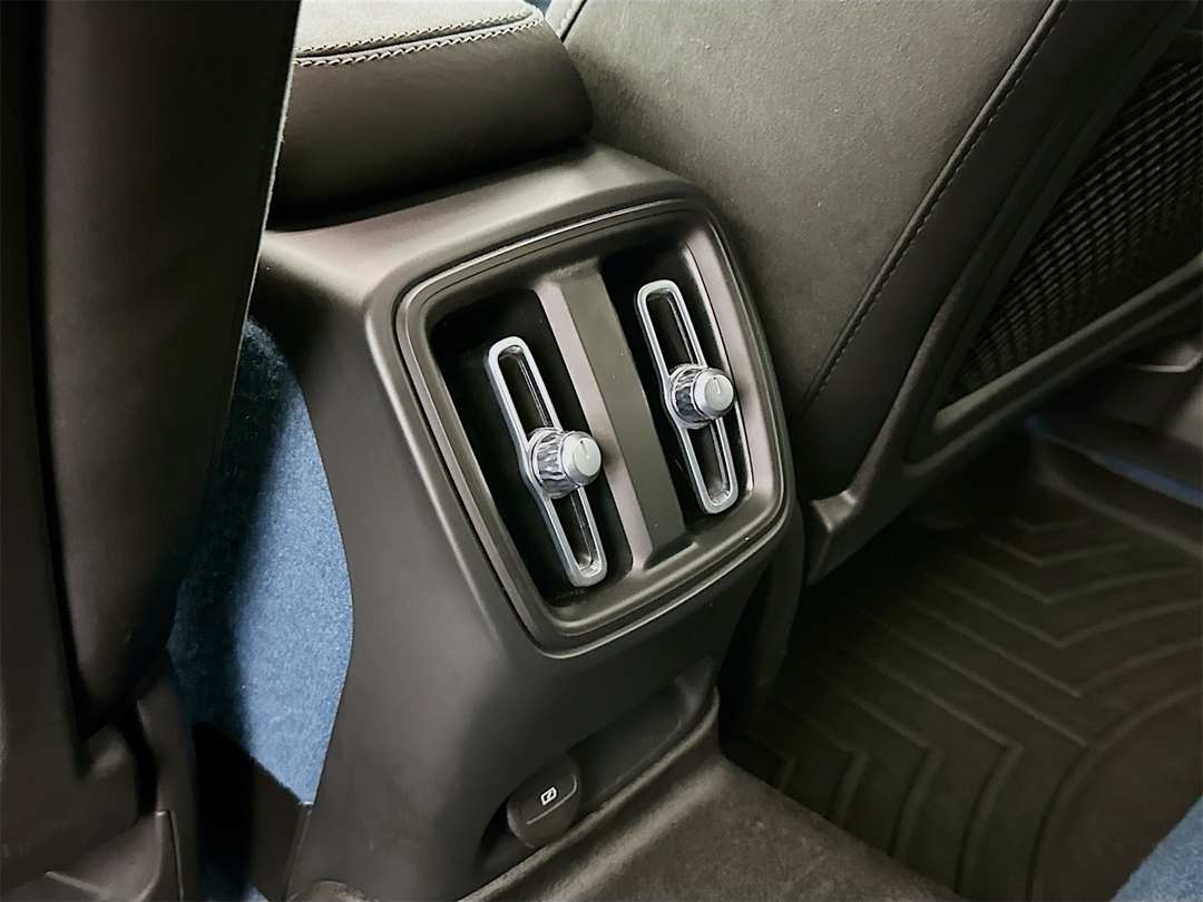 2023 Volvo C40 Recharge Pure Twin Plus - Image 26