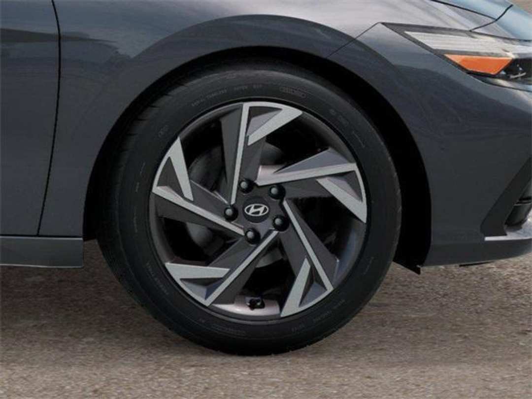 2026 Hyundai Elantra Limited - Image 8