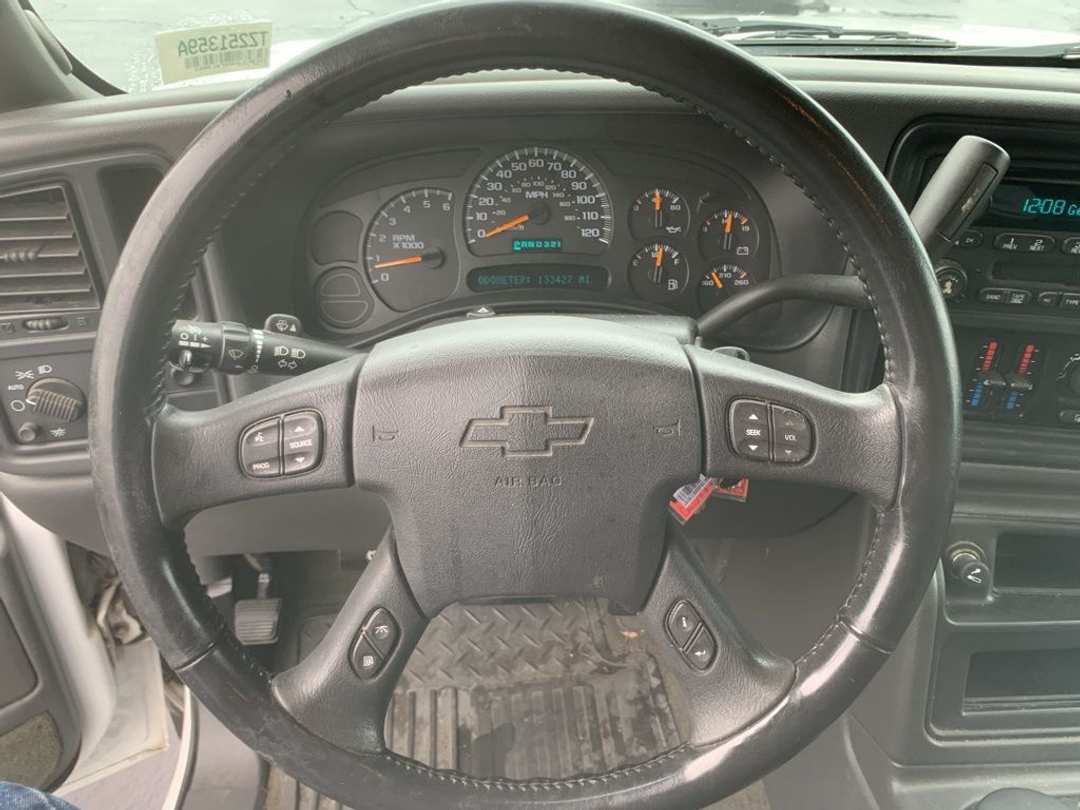 2005 Chevrolet Silverado 1500Hd LS - Image 12