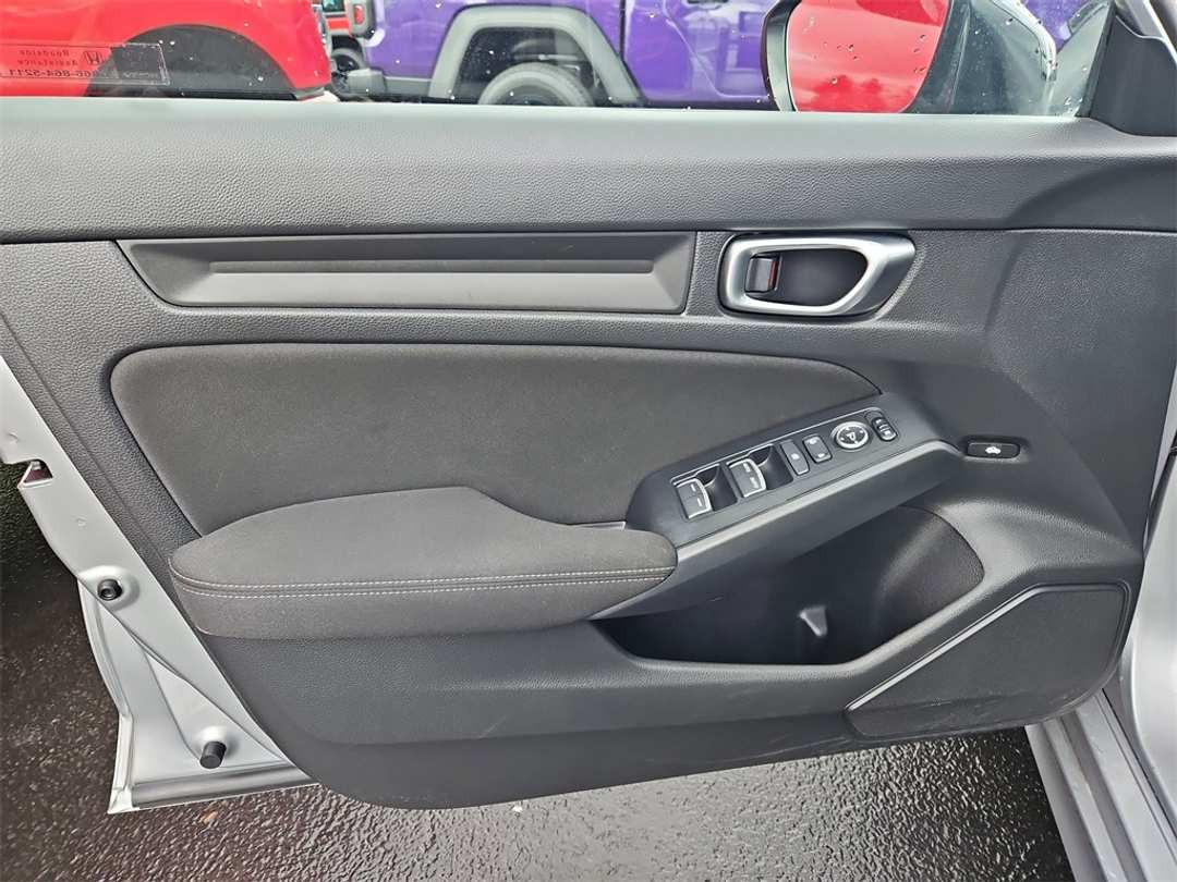 2025 Honda Civic Sport - Image 10