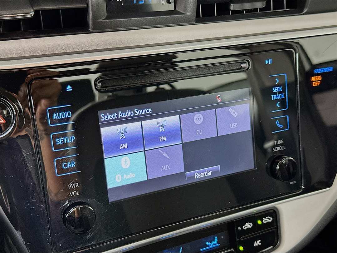 2019 Toyota Corolla LE - Image 14