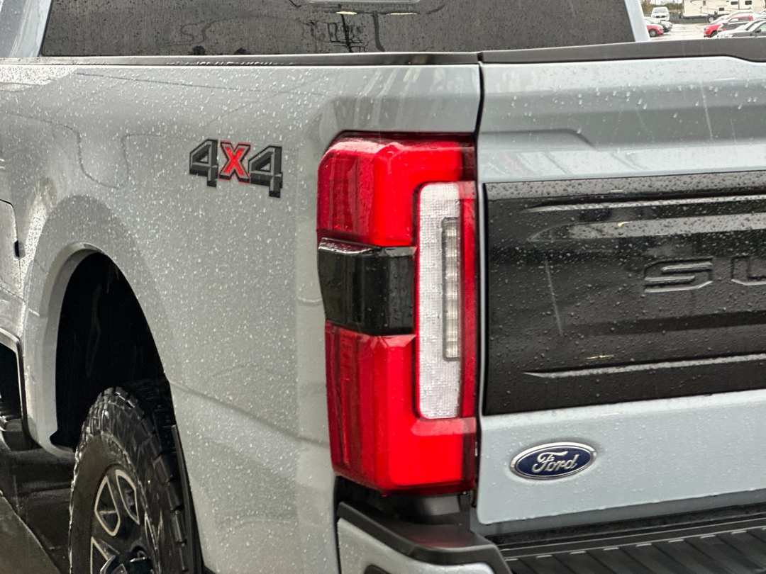2025 Ford F-350Sd Platinum - Image 25
