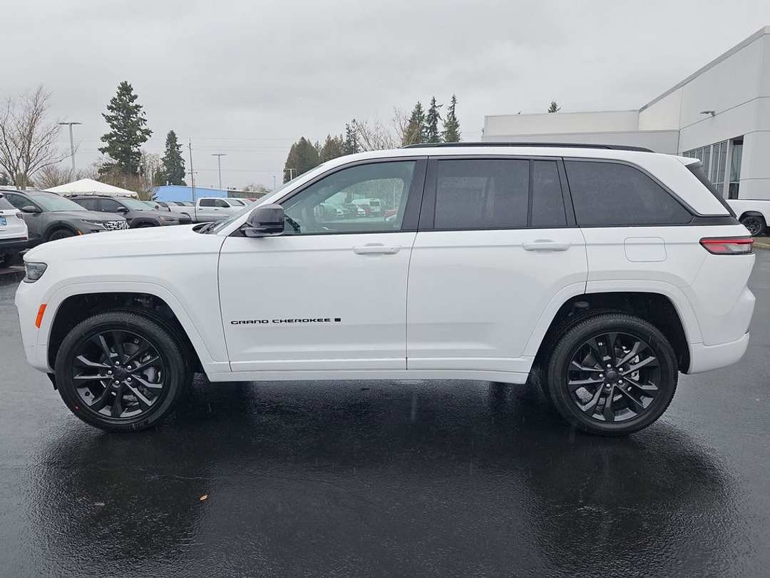 2026 Jeep Grand Cherokee Limited - Image 3