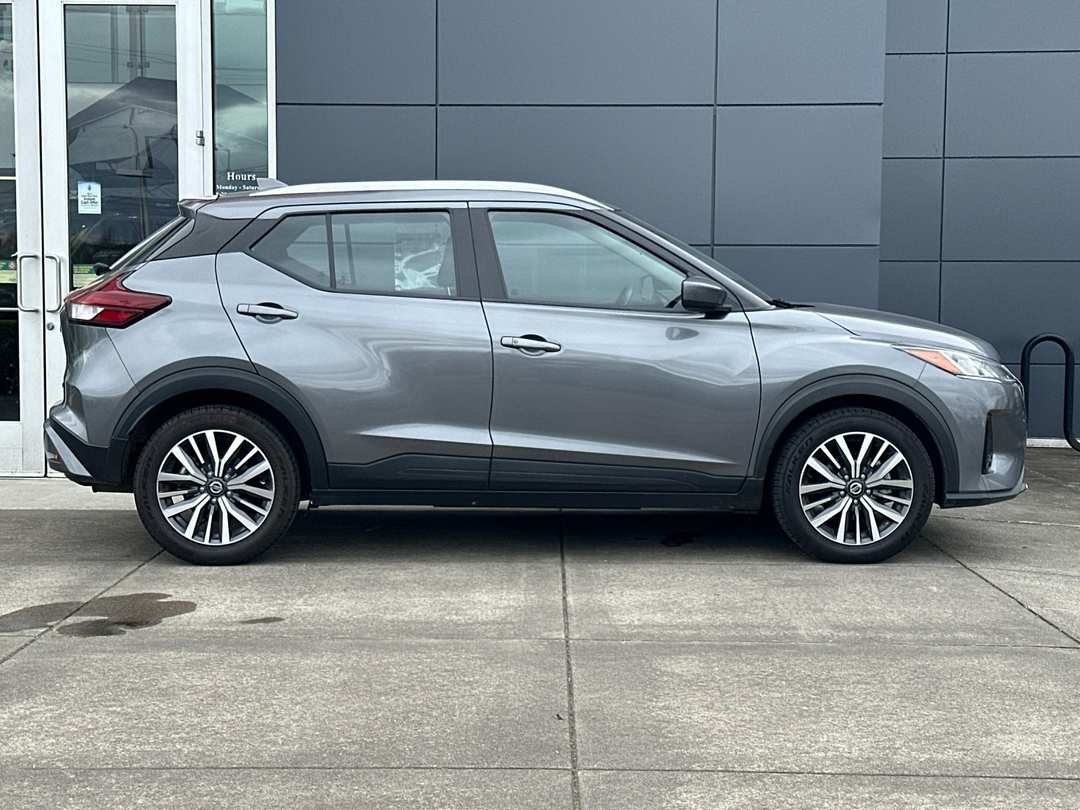2021 Nissan Kicks SV - Image 2