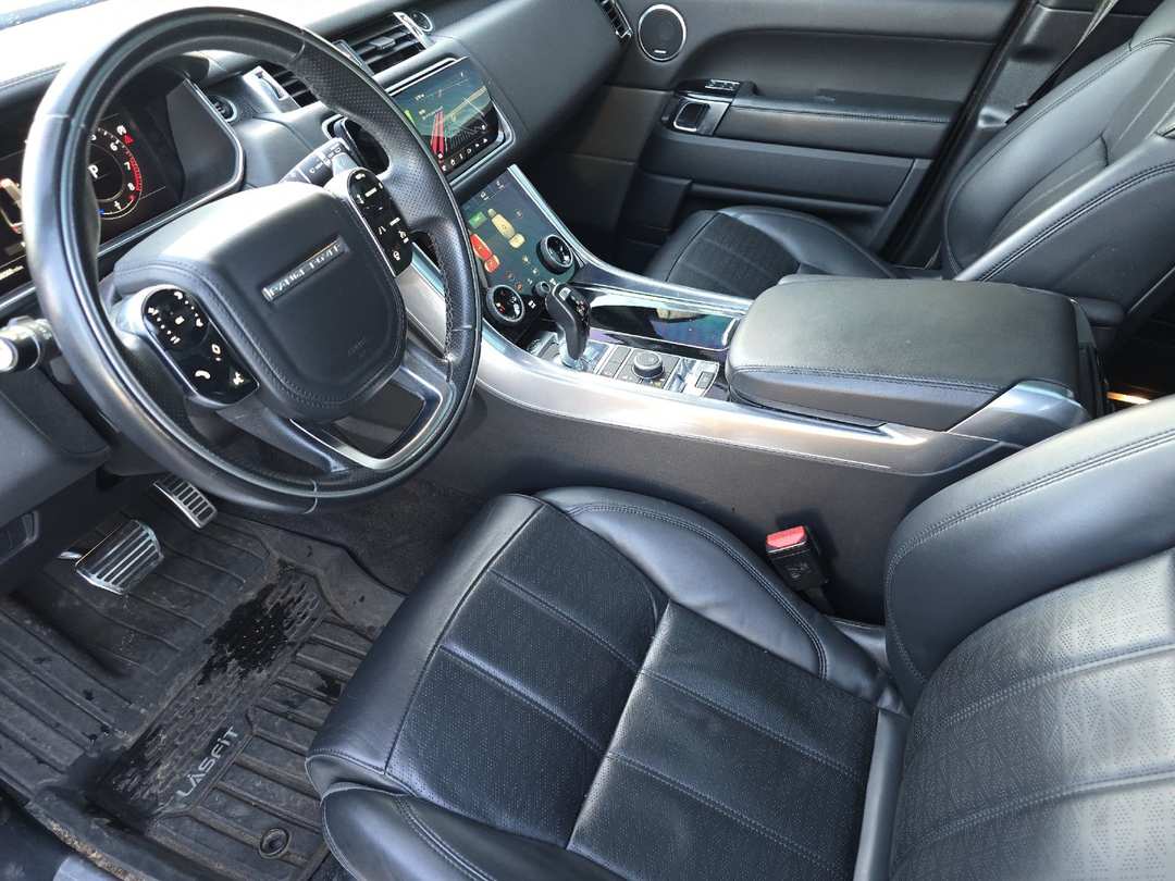 2018 Land Rover Range Rover Sport HSE Dynamic - Image 9