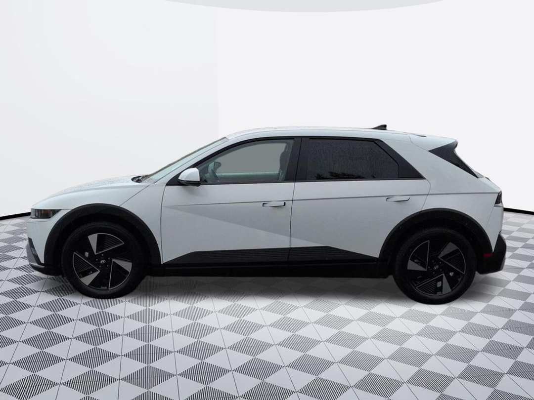 2026 Hyundai Ioniq 5 SEL - Image 3