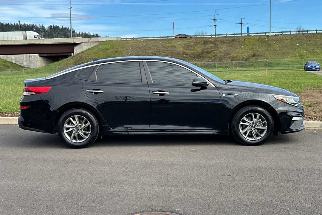 2019 Kia Optima LX - Image 2