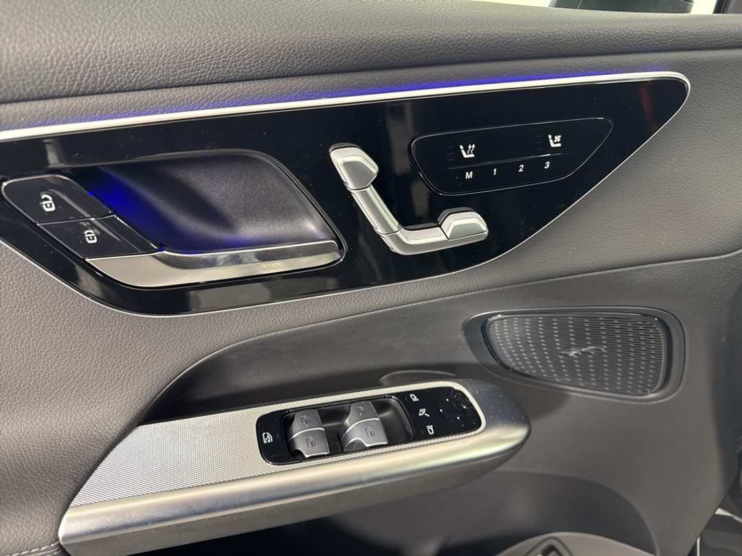 2026 Mercedes-Benz GLC GLC 300 - Image 23