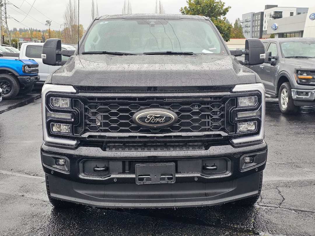 2025 Ford F-350Sd Lariat - Image 2