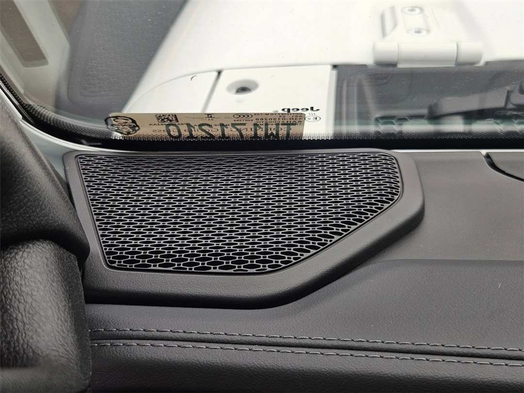 2026 Jeep Wrangler Rubicon - Image 12