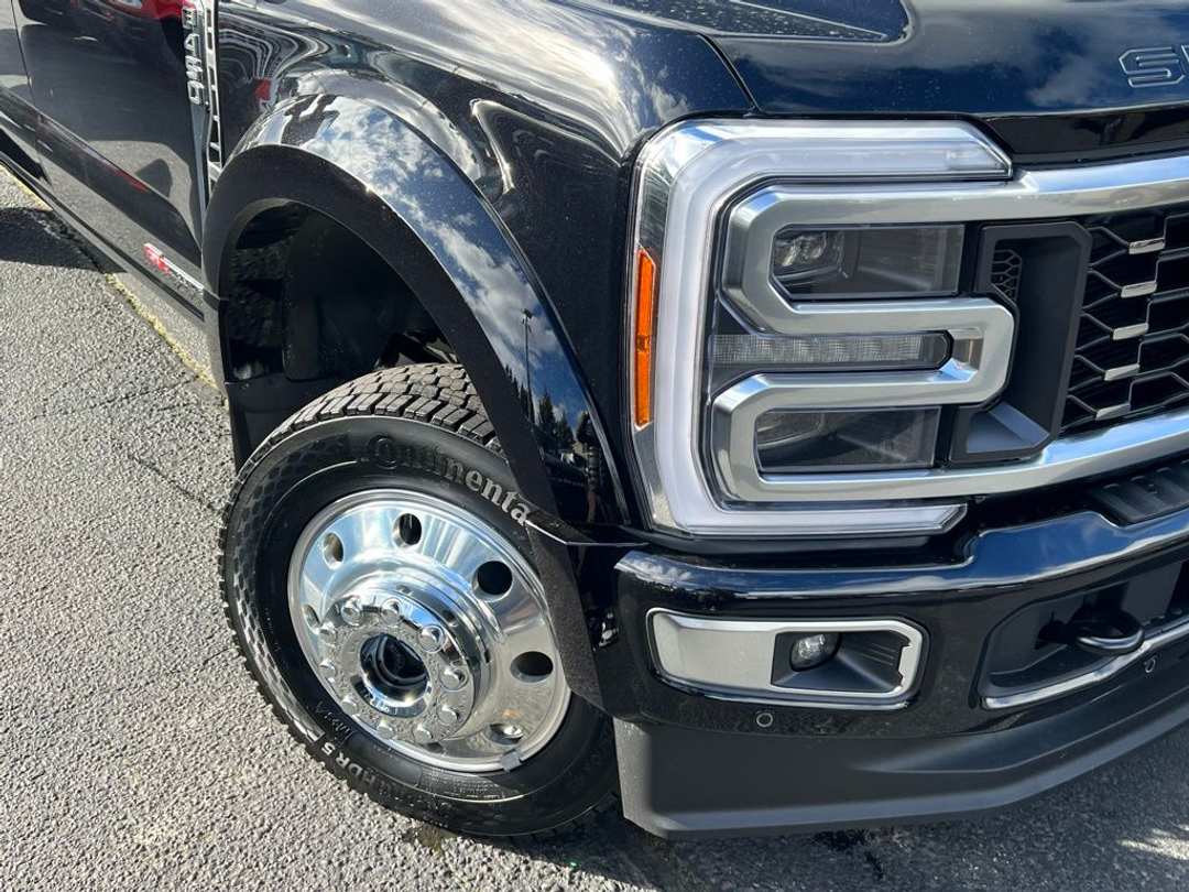 2026 Ford F-450Sd Platinum - Image 2