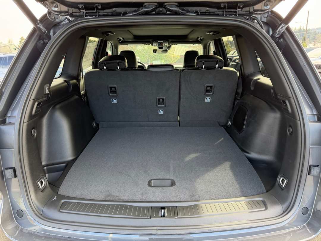 2026 Jeep Grand Cherokee Limited - Image 11