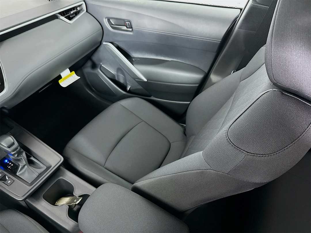 2026 Toyota Corolla Cross LE - Image 23