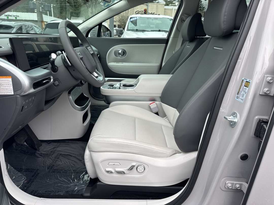 2026 Hyundai Ioniq 9 Performance Limited - Image 18