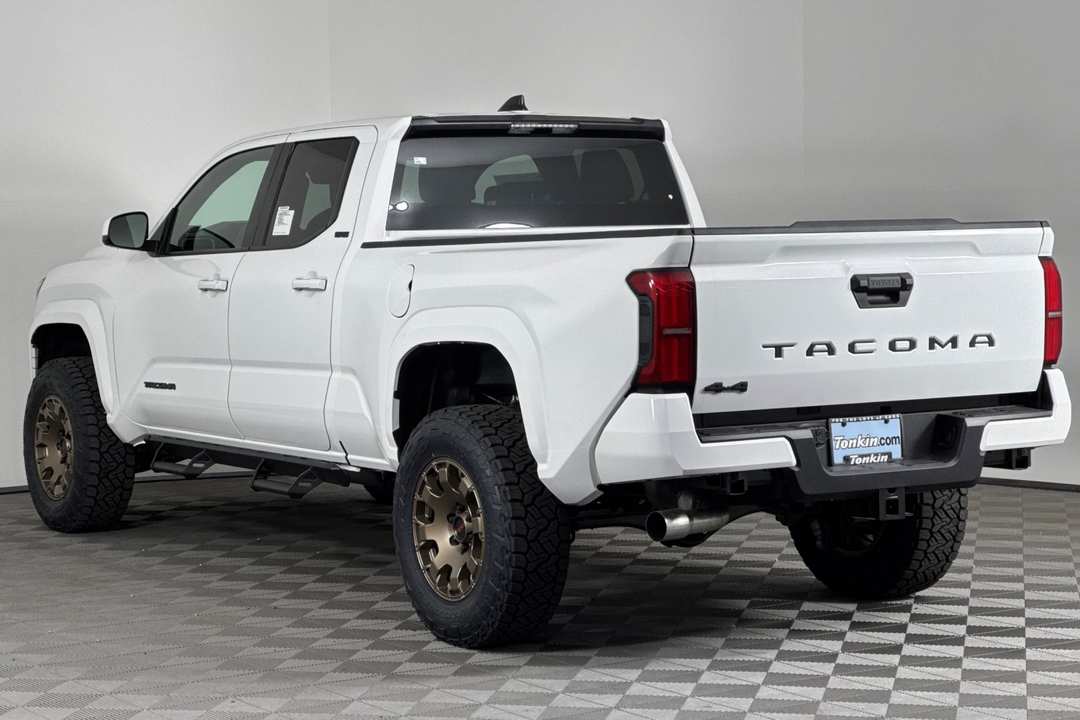 Toyota Tacoma - Image 5