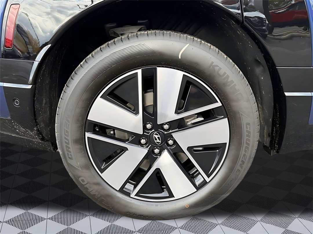 2026 Hyundai Ioniq 9 SEL - Image 9