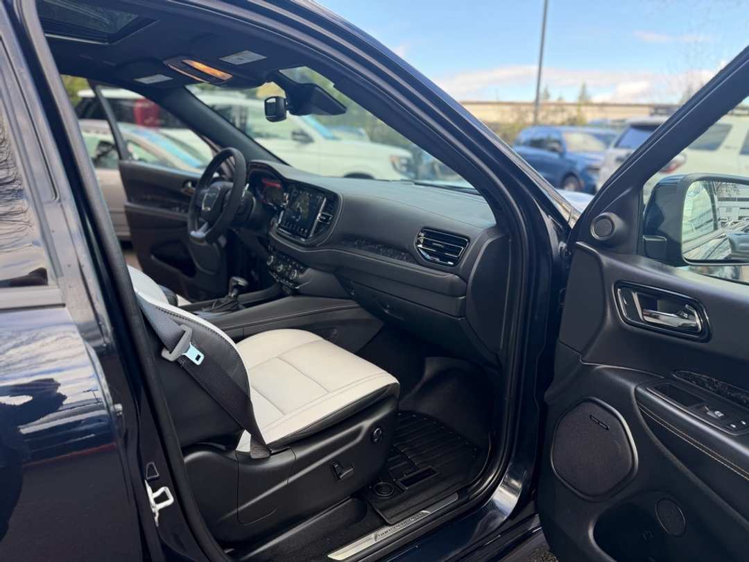 2025 Dodge Durango SRT Hellcat - Image 28