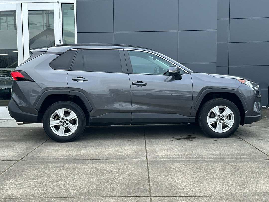 2021 Toyota Rav4 XLE - Image 2