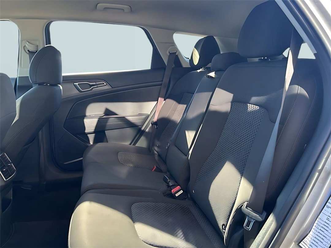 2023 Kia Sportage LX - Image 10