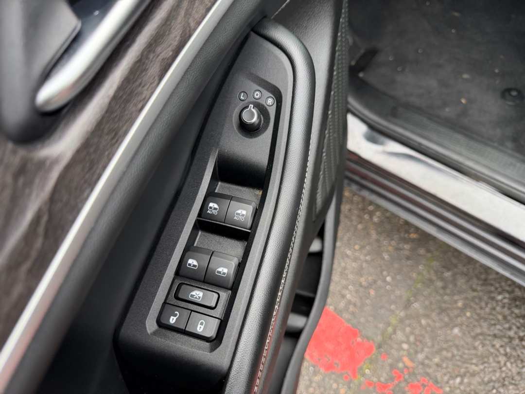 2023 Jeep Grand Cherokee Limited - Image 14