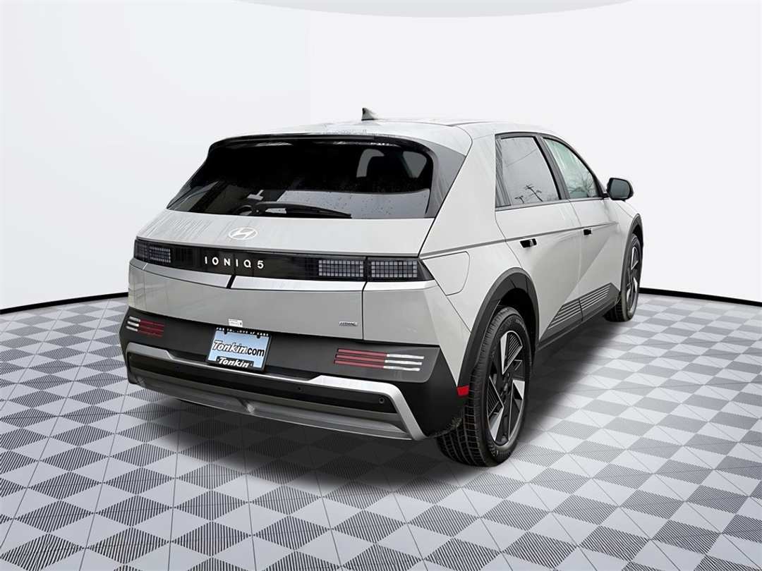 2026 Hyundai Ioniq 5 SE - Image 7