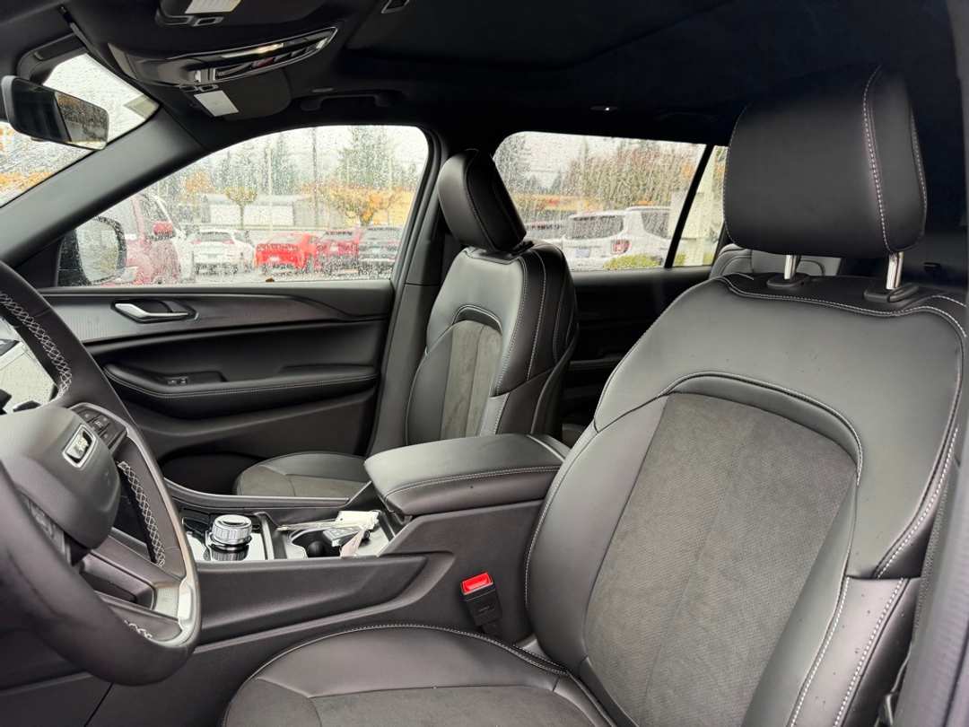 2025 Jeep Grand Cherokee L Altitude X - Image 14