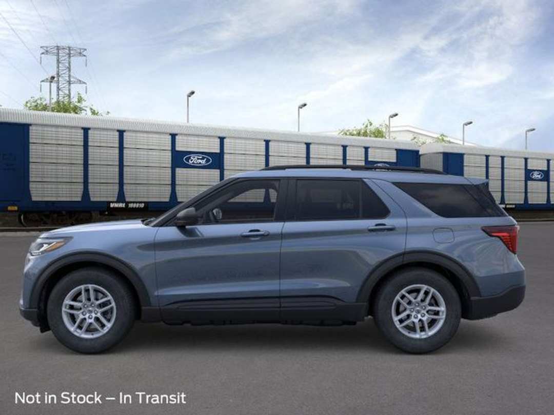 2026 Ford Explorer Active - Image 3