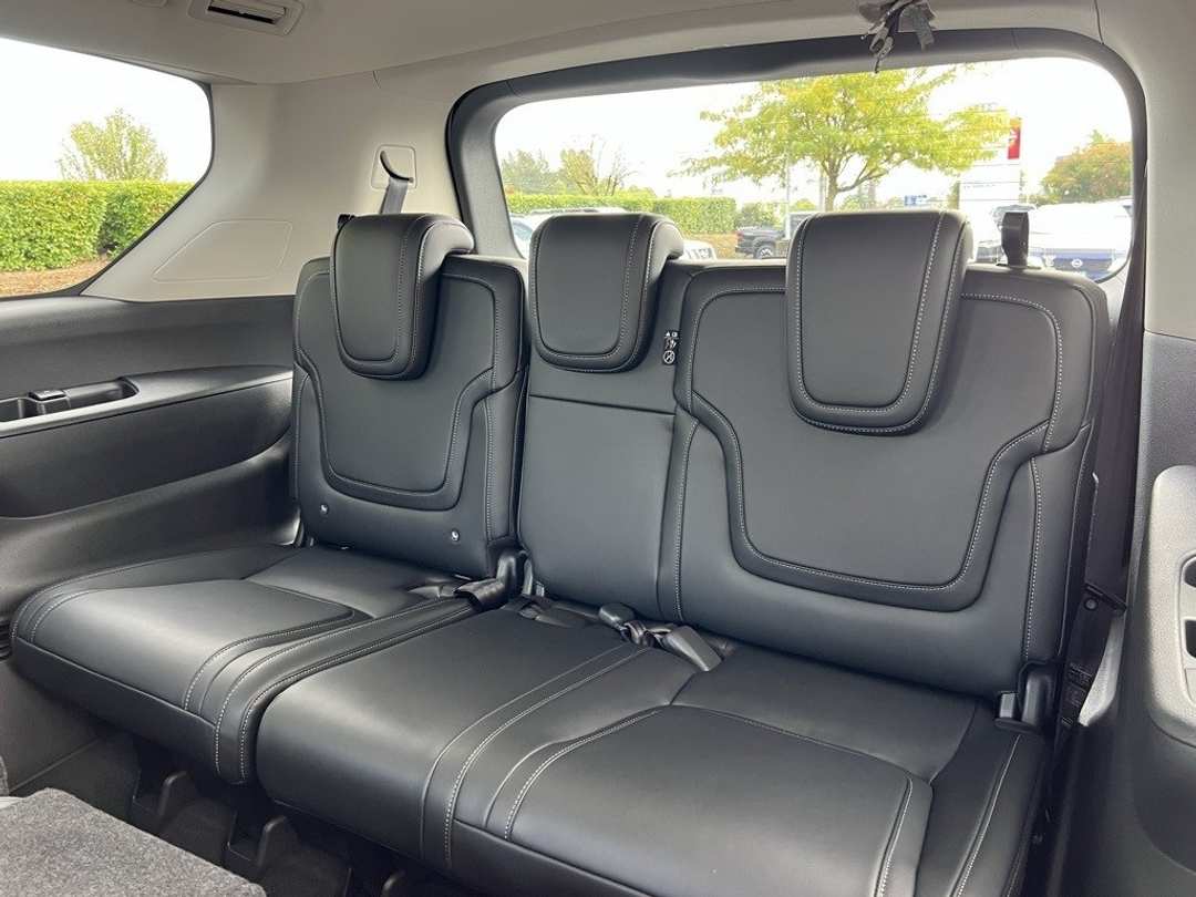 2026 Nissan Armada SV - Image 28