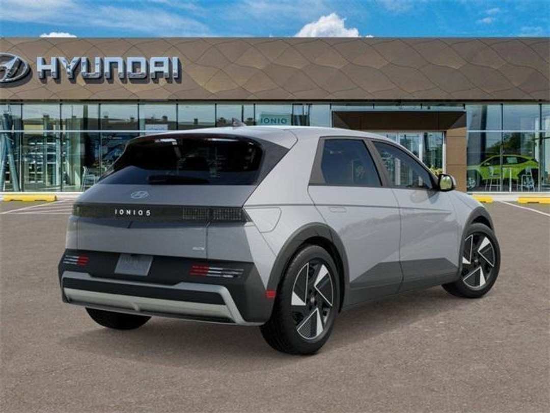 2026 Hyundai Ioniq 5 SE - Image 4